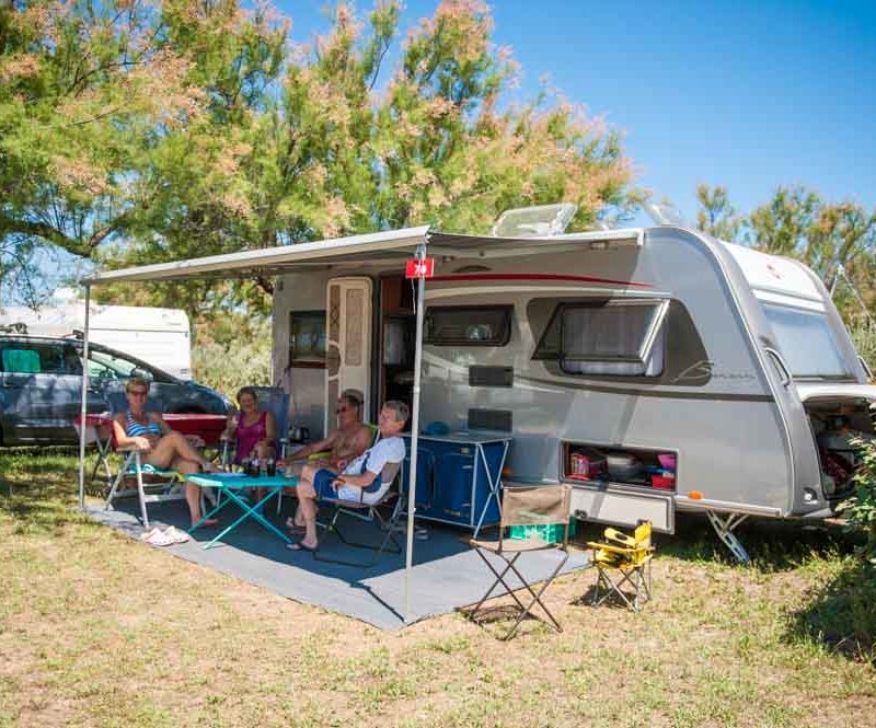 camping-pour-caravane-141bmi.jpg Emplacement camping en Camargue | Emplacements pour tentes, caravanes et camping cars – Image 1