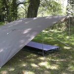 Tarp Decathlon et lit de camp OUTAD
