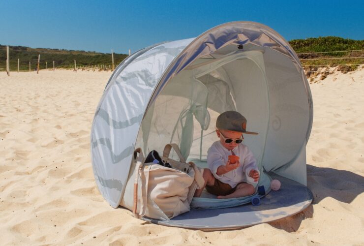 tente-bebe-plage-904ywb.jpg Protéger bébé du soleil avec style : la tente de plage Maman Vogue Vivez une maternité positive et sereine Maman Vogue – Image 1