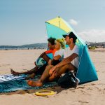 Parasol Abri plage solaire Iwiko 180 bleu jaune UPF50+ 3 places | Decathlon