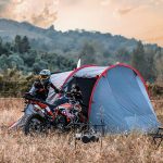 Tente tunnel moto bivouac trekking ultra légère 1 chambre 2 places Tente Aventure