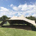 Location Tente Nomade/Stretch Ecru d'une surface de 10X15 M soit 150M2