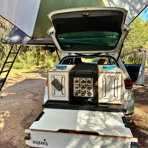 tente-sur-voiture-324bbd.png Tente arrière de voiture : le guide pour campeurs – squiq camping stay flexible – Image 1
