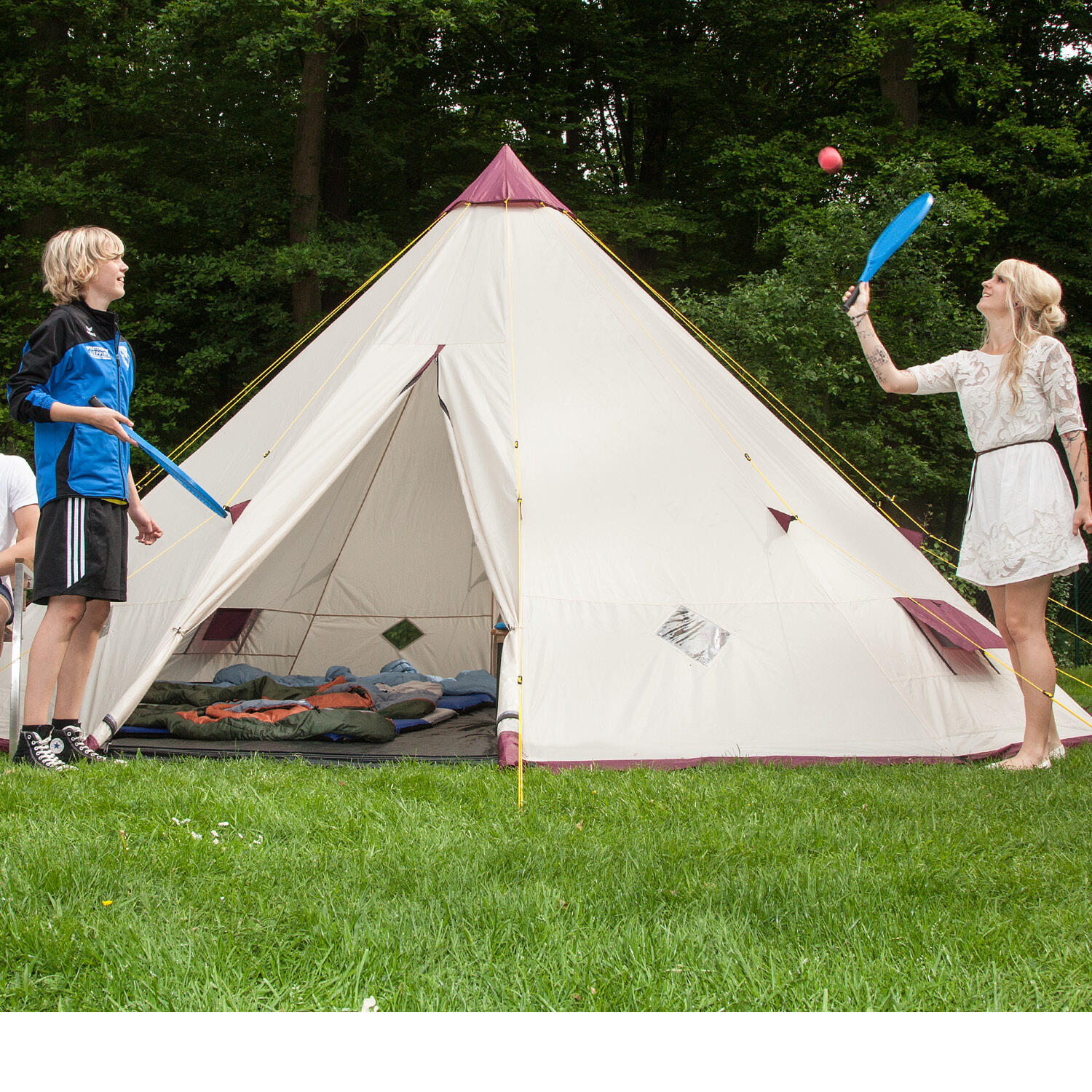 tente-tipi-779ghk.jpg Tente Tipi Kota 550 pour camping 12 personnes Hauteur 3 m Diamètre 5,5 m – Image 1