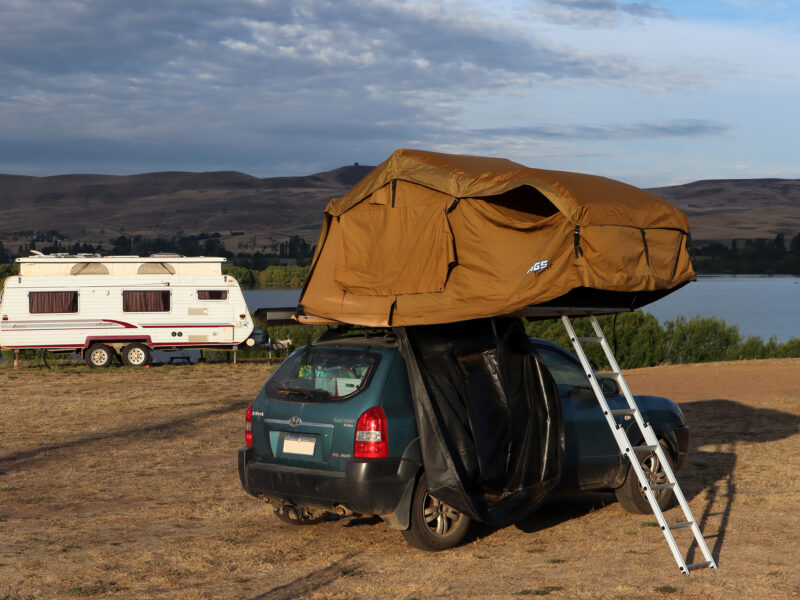 tente-toit-de-voiture-885zbx.jpg Dormir dans une tente de toit en Australie : témoignage d'Alice – Image 1