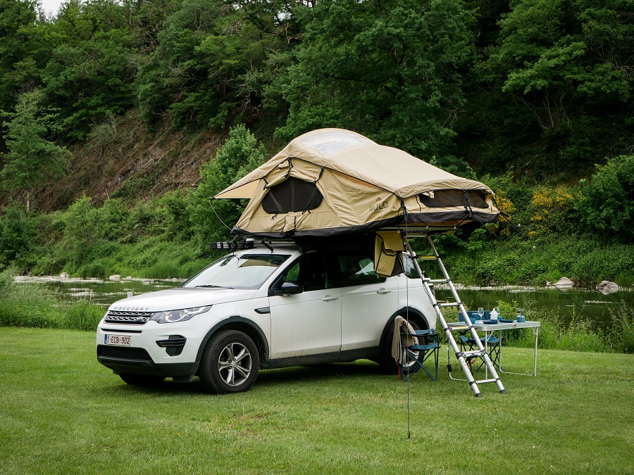 tente-toit-voiture-373qdp.jpg Escapade en tente de toit avec Wolo Outdoors Ju on the road – Image 1